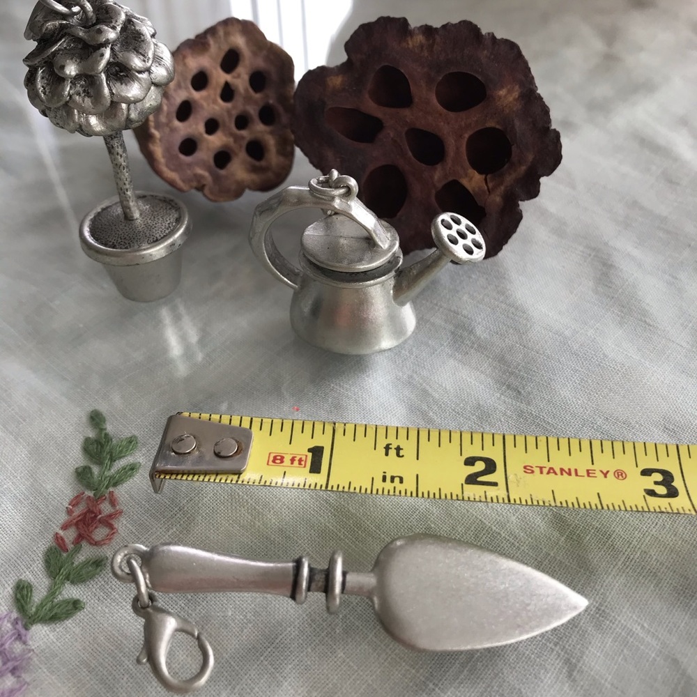 Three Garden Charms - Picture 2 of 10